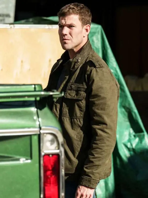Austin Stowell NCIS Origins S02 Green Jacket