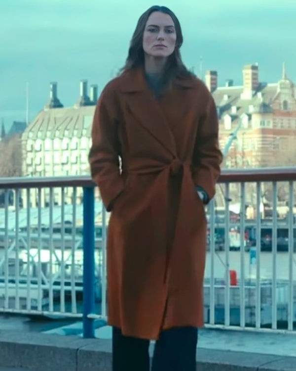 BlackDovesKeiraKnightleyBrownCoat