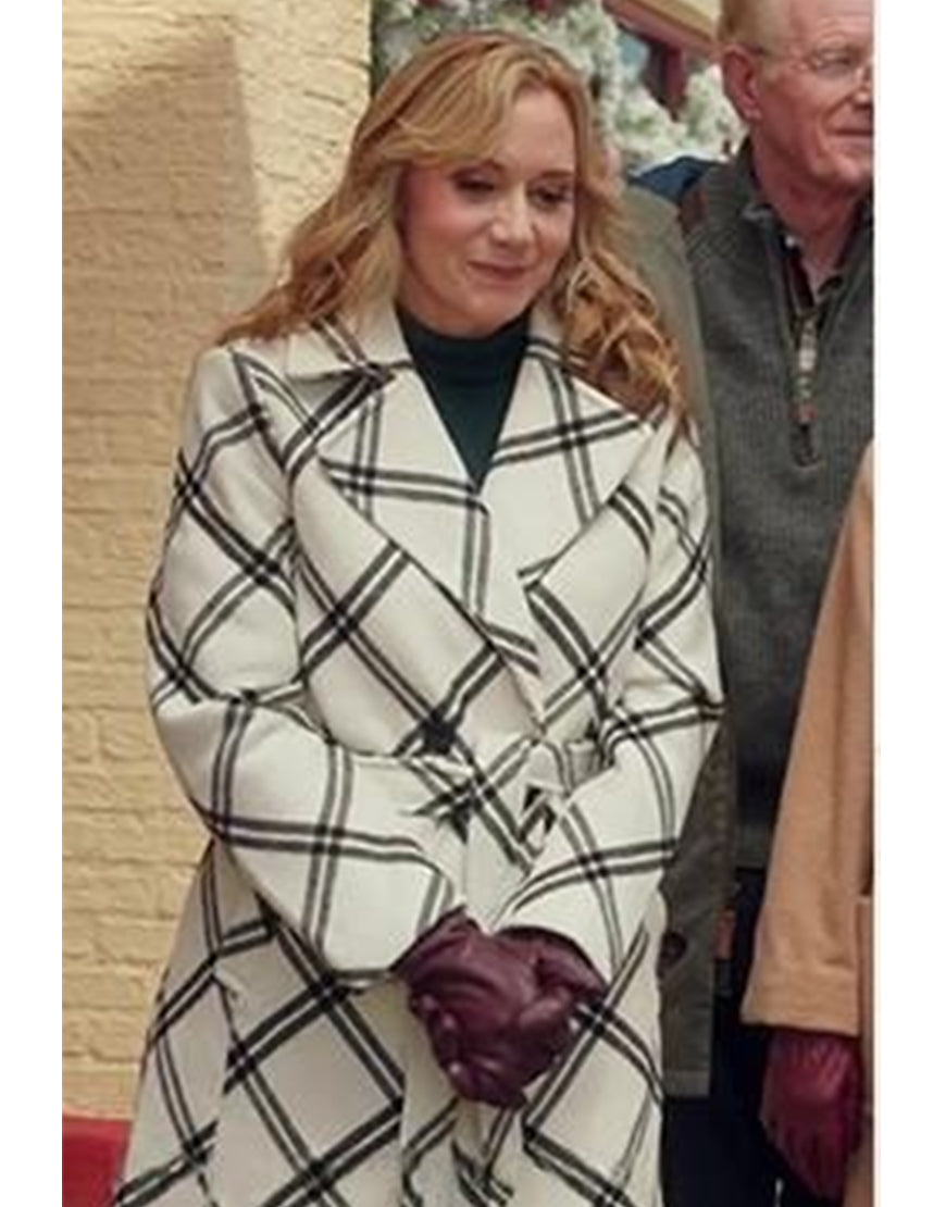 HolidayTouchdownAChiefsLoveStory2024MegynPriceCoat_dd23ecf9-0b8e-4279-82f2-4d6dce69b161