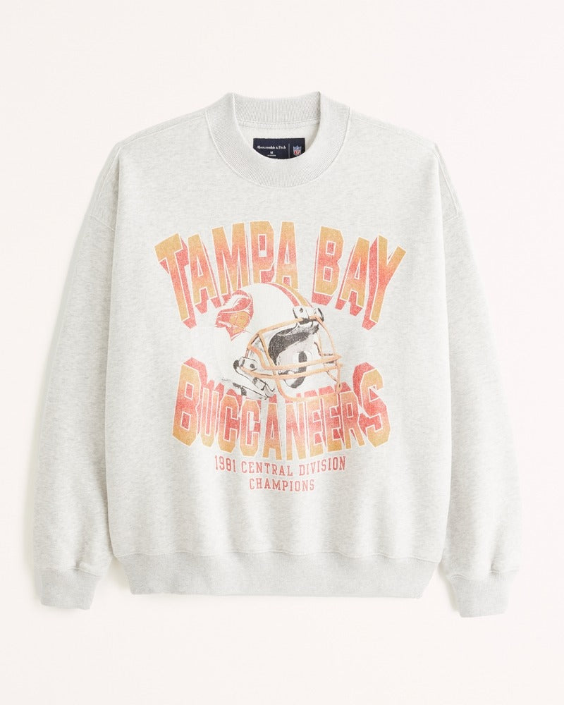 Tampa Bay Buccaneers Graphic Crew Sweatshirt