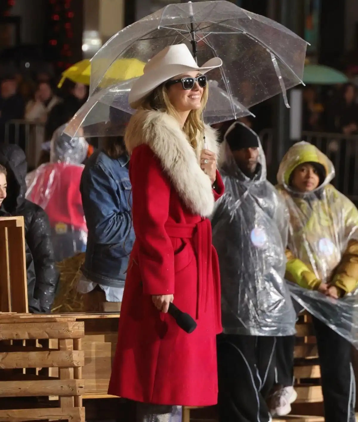 Lainey Wilson 2025 Macy’s Thanksgiving Day Parade Coat