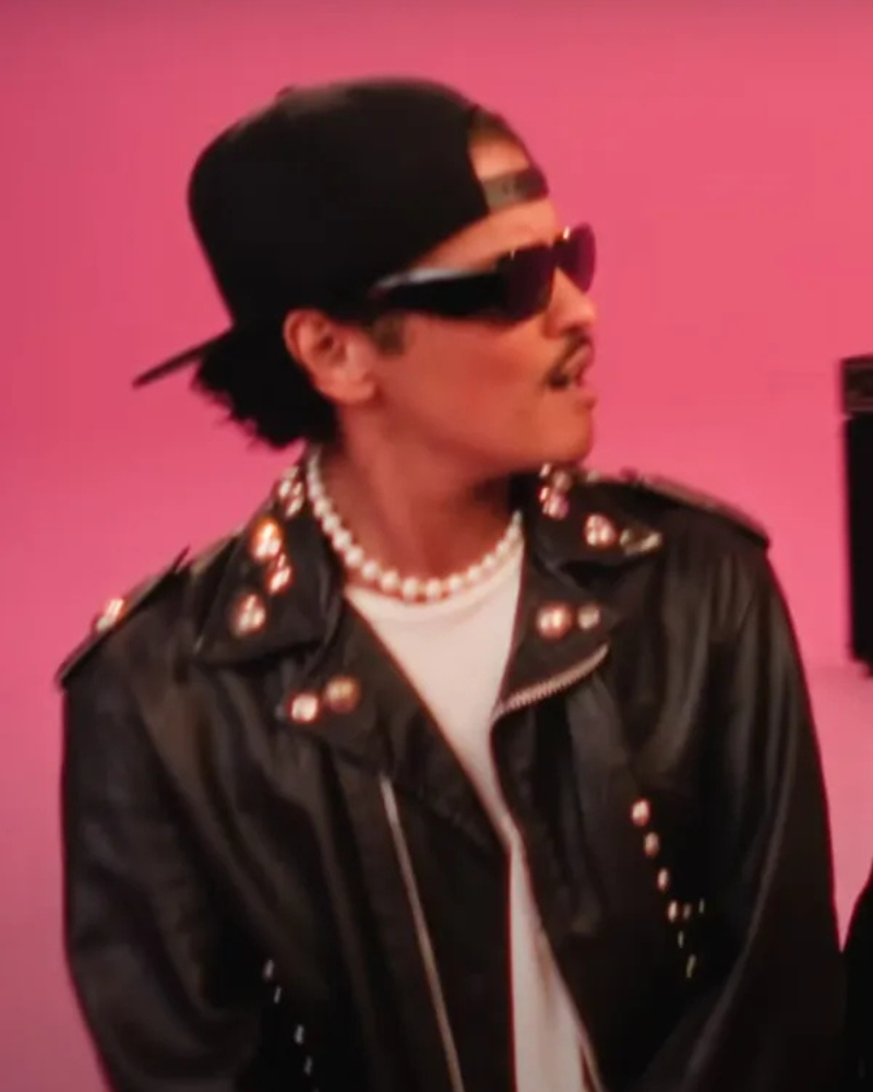 SingerBrunoMarsRoseandBrunoMarsAPTMVSong2024BlackLeatherBikerJacket