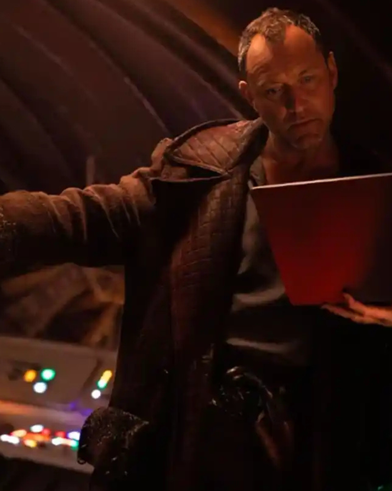 StarWarsSkeletonCrewJudeLawTrenchCoat