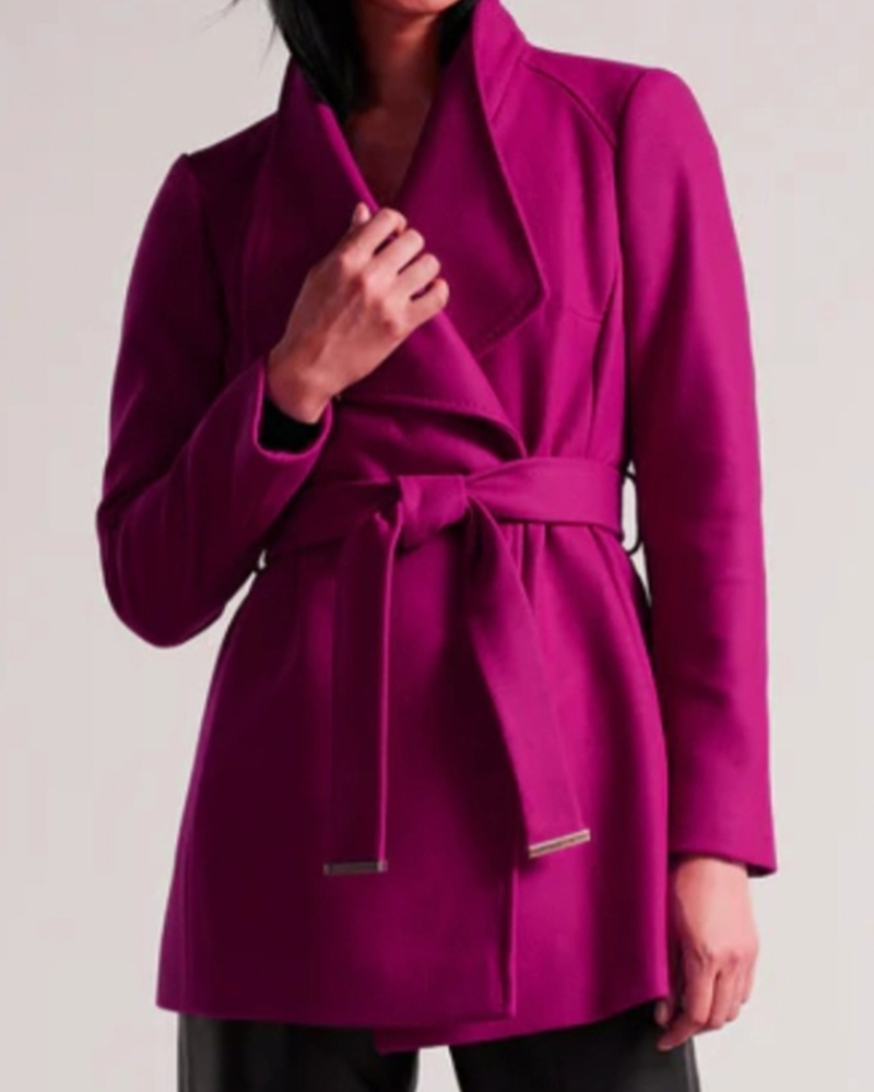 StefanieBaxterFilmTheChristmasQuest2024LaceyChabertCoat