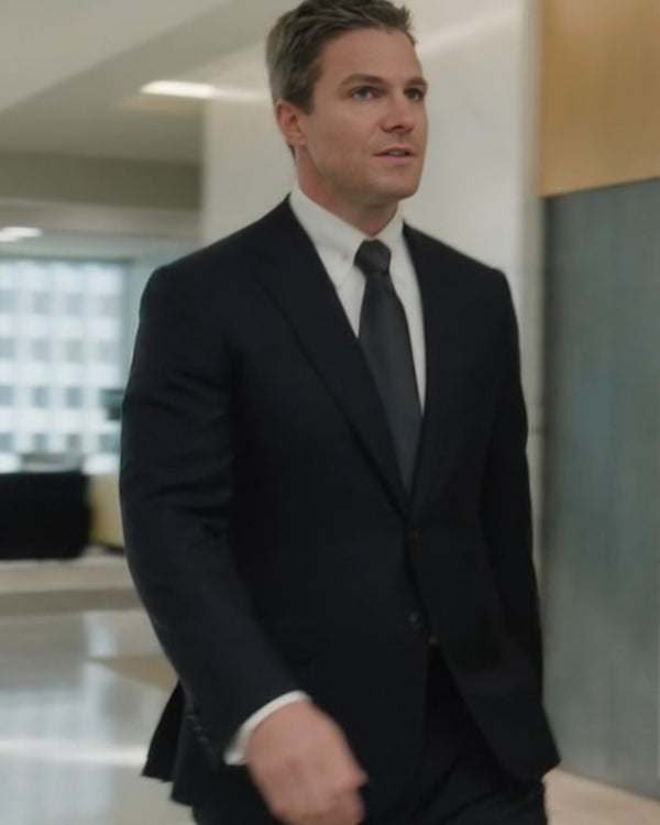 Suits LA Stephen Amell Suit