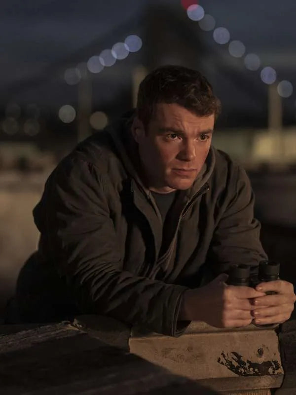 Peter Sutherland The Night Agent S02 Grey Jacket