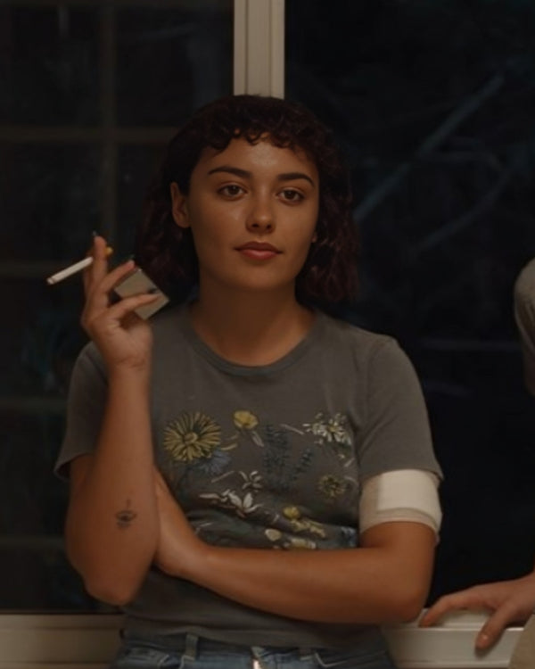 Delicious 2025 Carla Díaz Grey Shirt